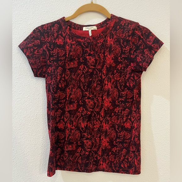 Rag & Bone Red All Over Snake Print Size XXSmall T-Shirt Round Neck Short Sleeve - Picture 7 of 11